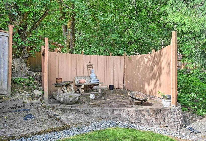 Family Friendly Redmond Home W/ Spacious Deck