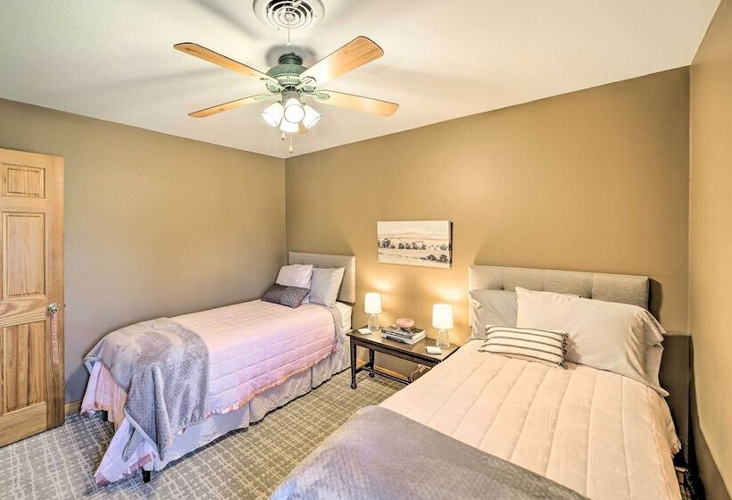 Family Friendly Sallisaw Home W/ Large Yard!