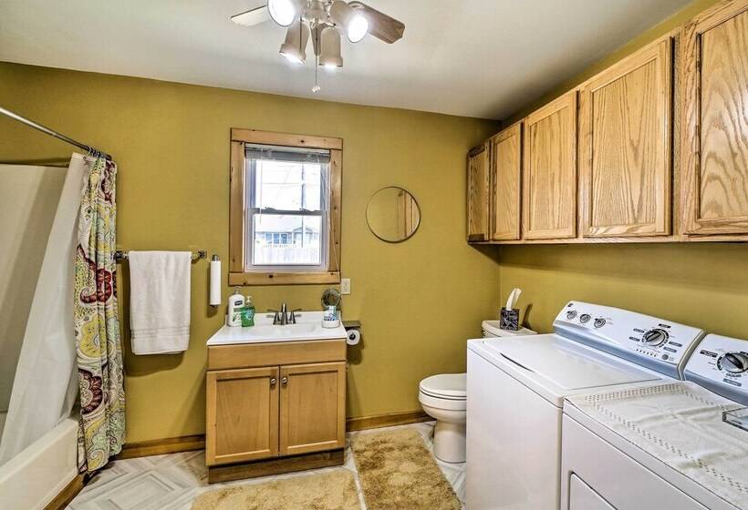 Family Friendly Sallisaw Home W/ Large Yard!