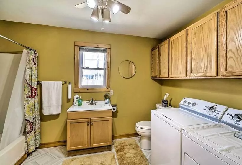 Family Friendly Sallisaw Home W/ Large Yard!