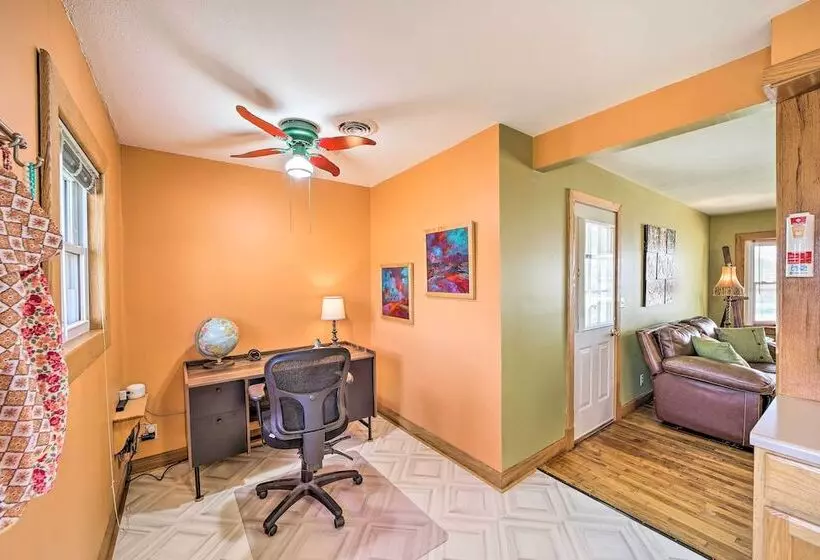 Family Friendly Sallisaw Home W/ Large Yard!