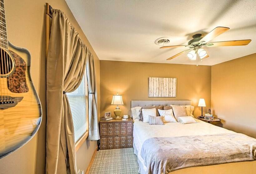 Family Friendly Sallisaw Home W/ Large Yard!