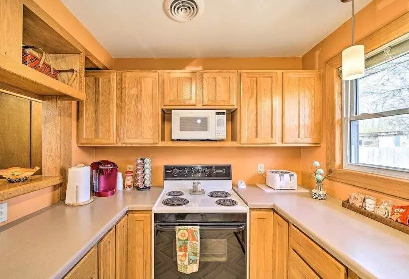 Family Friendly Sallisaw Home W/ Large Yard!