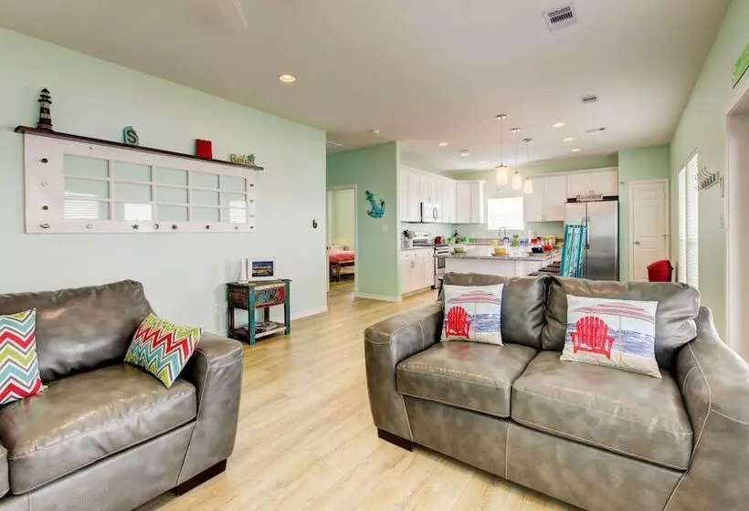 Gilchrist  Ez Street Beach House  W/ Gulf Access!