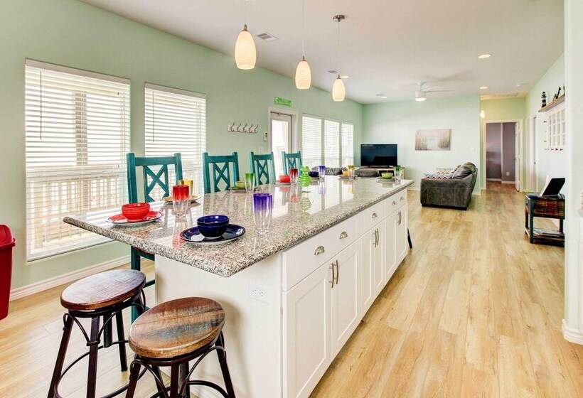 Gilchrist Ez Street Beach House W/ Gulf Access!