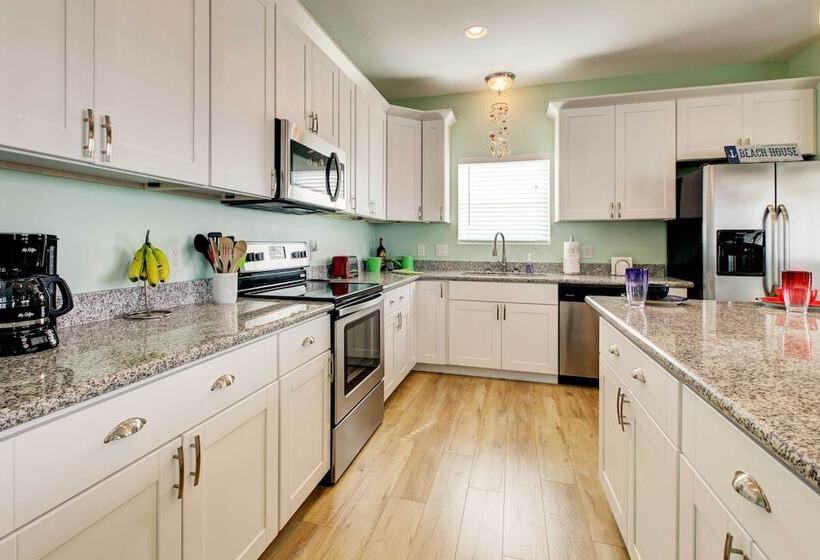 Gilchrist Ez Street Beach House W/ Gulf Access!