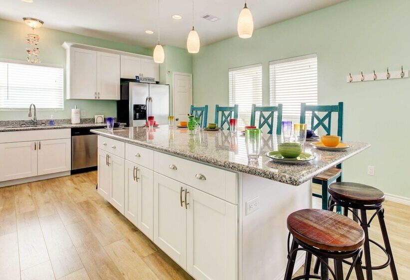 Gilchrist Ez Street Beach House W/ Gulf Access!