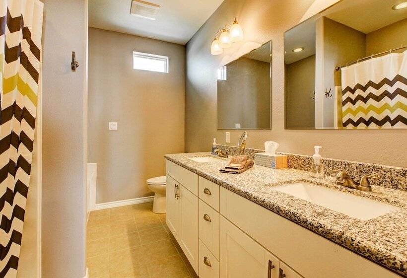 Gilchrist Ez Street Beach House W/ Gulf Access!