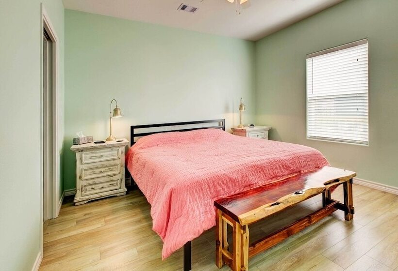 Gilchrist Ez Street Beach House W/ Gulf Access!