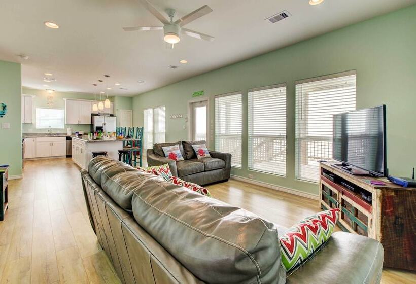 Gilchrist Ez Street Beach House W/ Gulf Access!