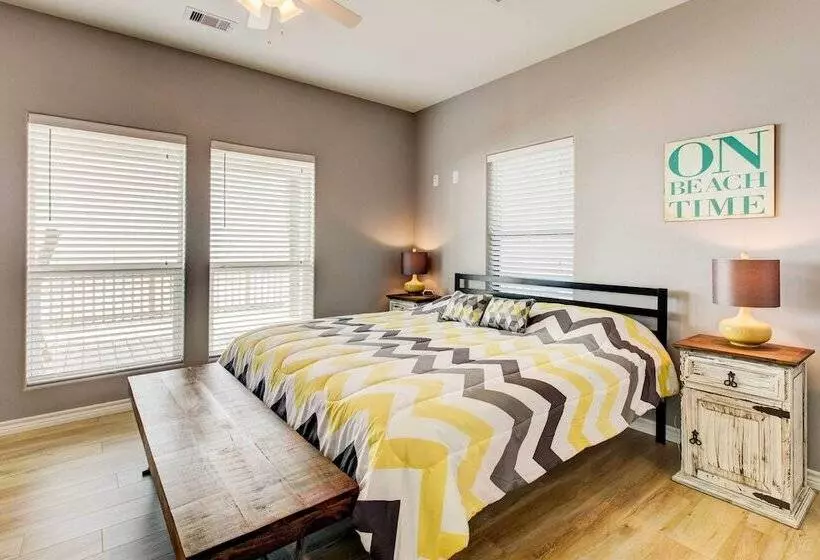 Gilchrist  Ez Street Beach House  W/ Gulf Access!