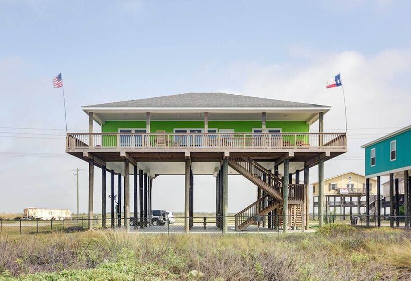 Gilchrist Ez Street Beach House W/ Gulf Access!