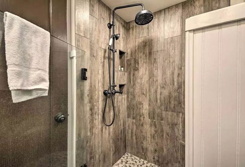 Historic Mariposa Stagecoach Stop W/ Gas Fire Pit!