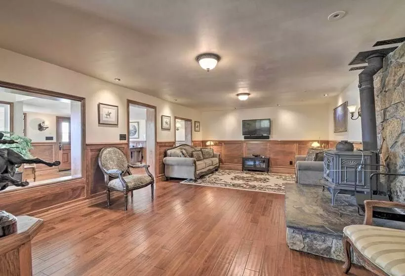 Historic Mariposa Stagecoach Stop W/ Gas Fire Pit!