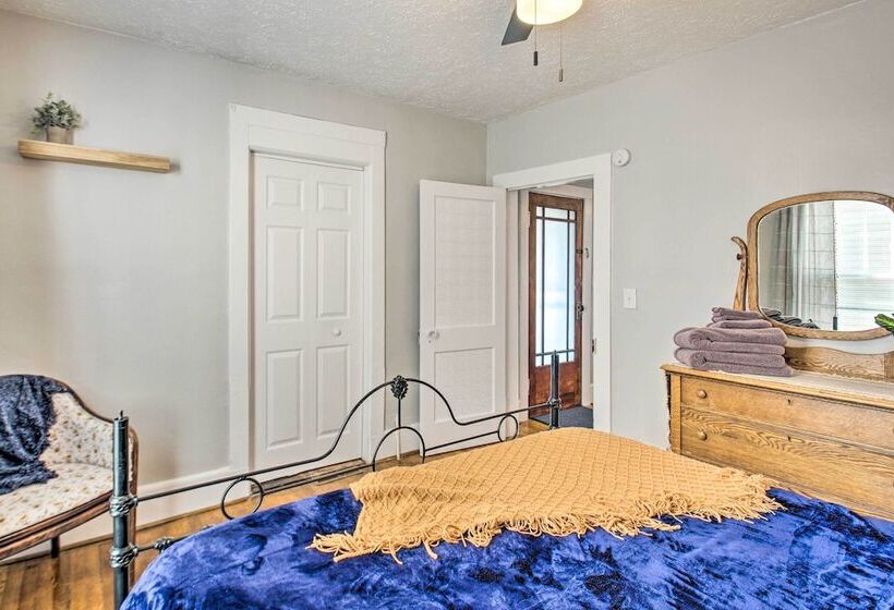 Historic Staunton Home ~ 1 Mi To Downtown!