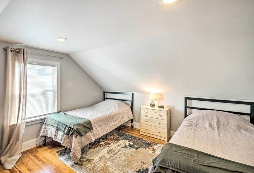 Historic Staunton Home ~ 1 Mi To Downtown!