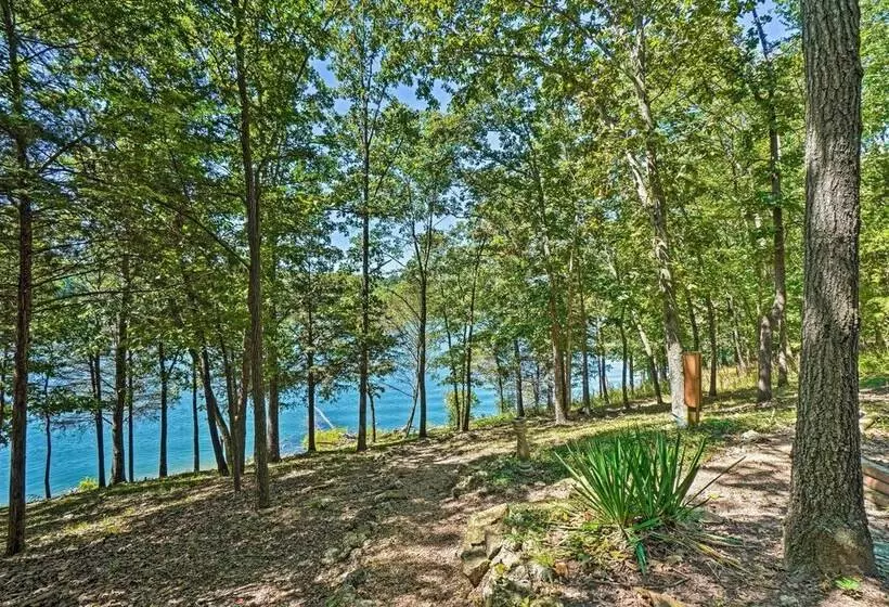 Home W/ Large Deck On Table Rock Lake!