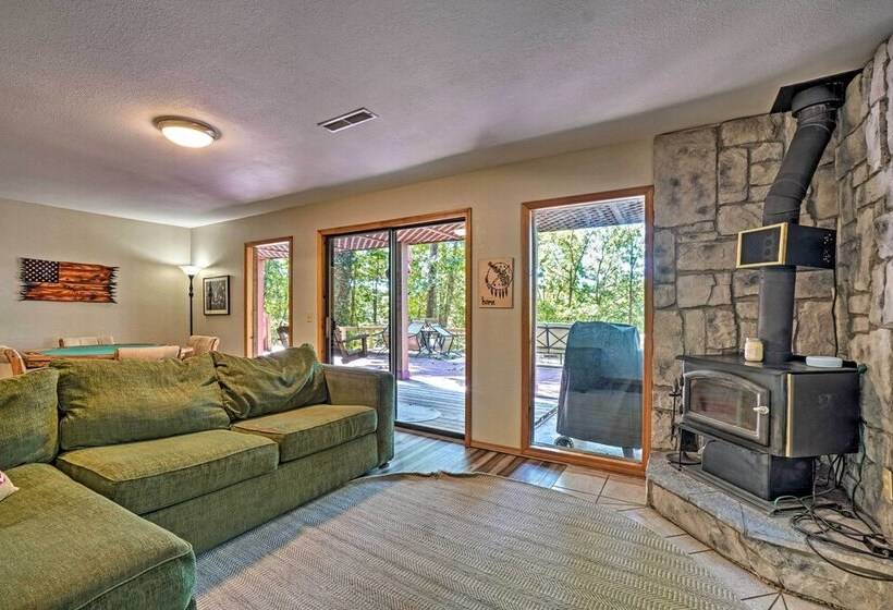 Home W/ Large Deck On Table Rock Lake!