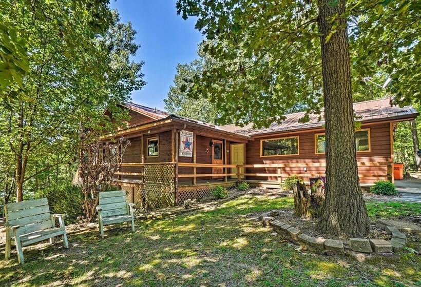 Home W/ Large Deck On Table Rock Lake!