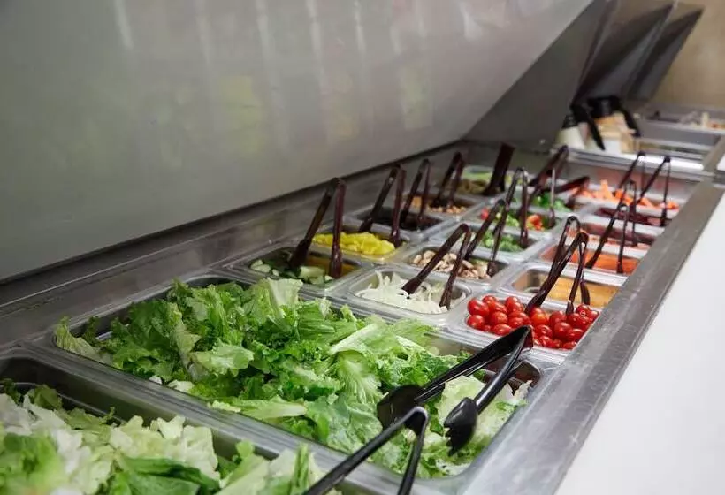 ホテル Target Hospitality   Big Spring Lodge