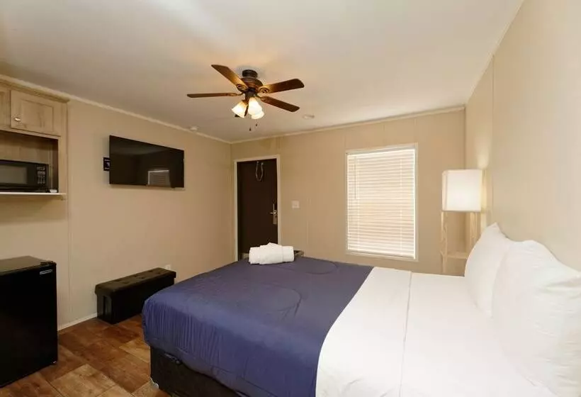 ホテル Target Hospitality   Big Spring Lodge