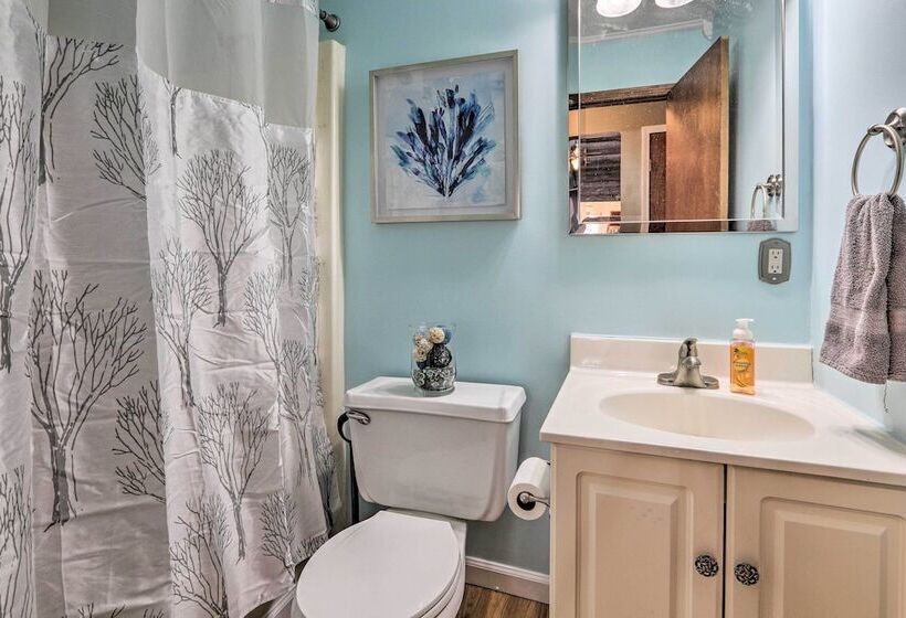 All Season Indian Lake Home W/ Covered Deck!