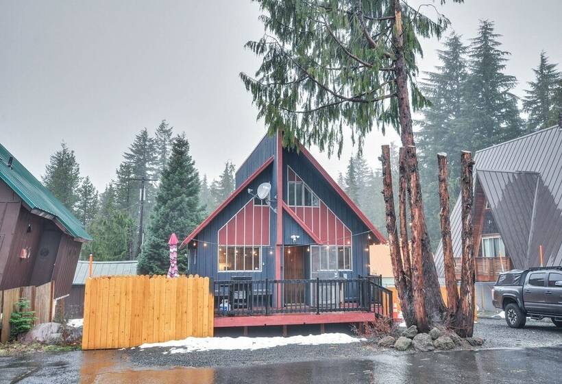 Inviting Mt. Hood Cabin W/ Porch: 1 Mi To Skibowl!