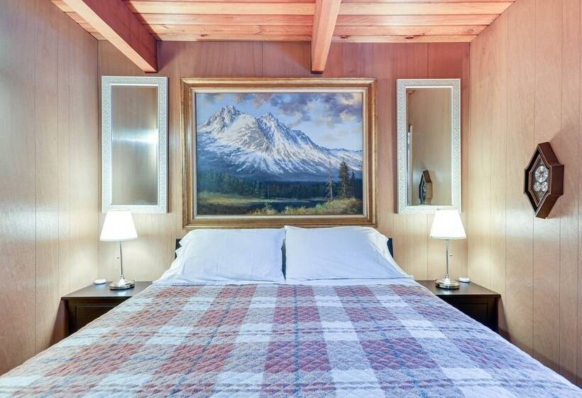 Inviting Mt. Hood Cabin W/ Porch: 1 Mi To Skibowl!