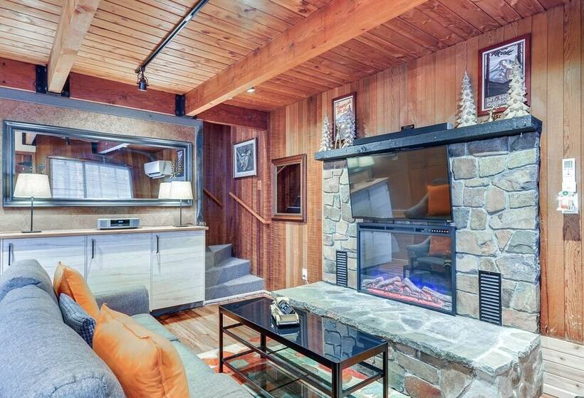 Inviting Mt. Hood Cabin W/ Porch: 1 Mi To Skibowl!