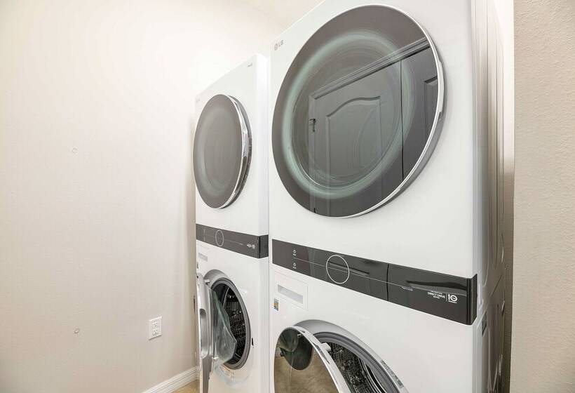 Kissimmee Retreat With Private Pool & Spa