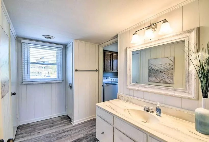 Kitty Hawk Coastal Escape W/ Updated Interior!