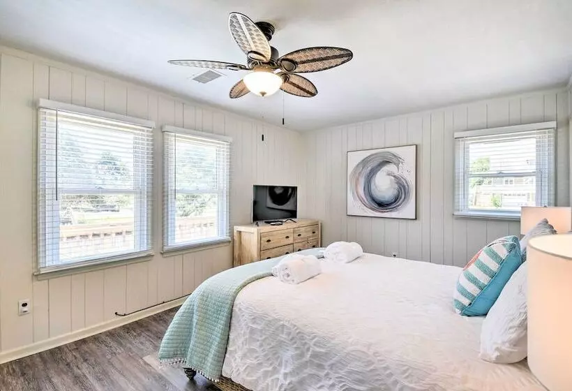 Kitty Hawk Coastal Escape W/ Updated Interior!