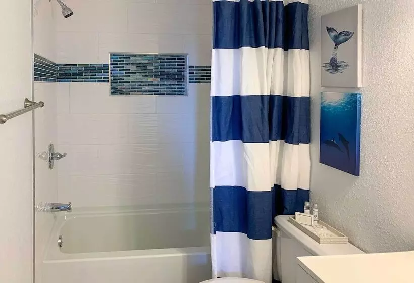 Kitty Hawk Coastal Escape W/ Updated Interior!