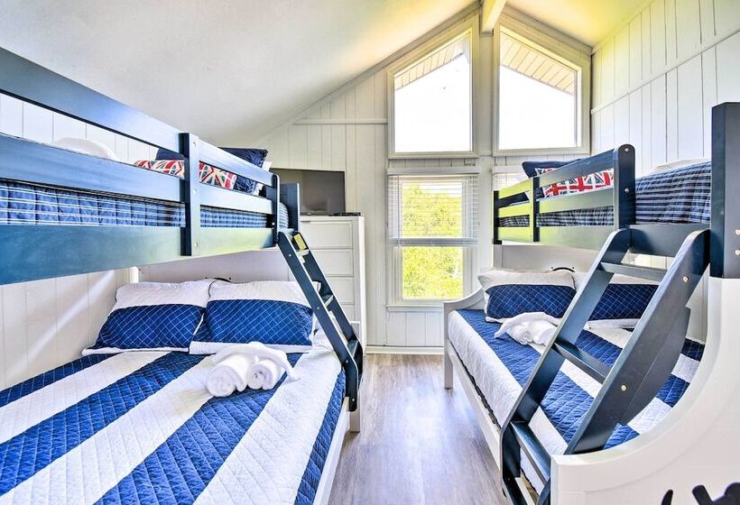 Kitty Hawk Coastal Escape W/ Updated Interior!