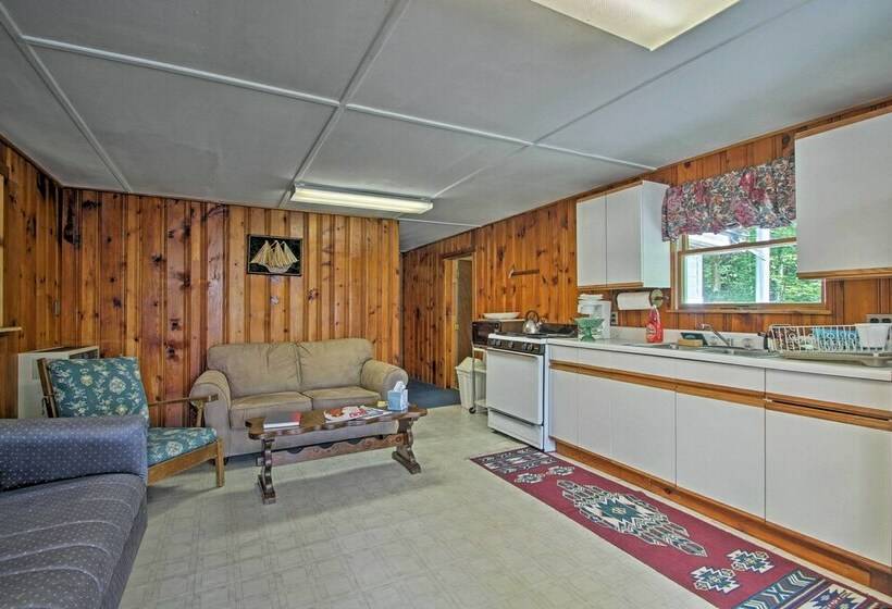 Lake Stinson Cottage W/ Sunroom & Shared Dock!