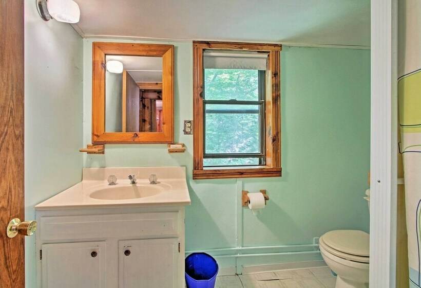 Lake Stinson Cottage W/ Sunroom & Shared Dock!