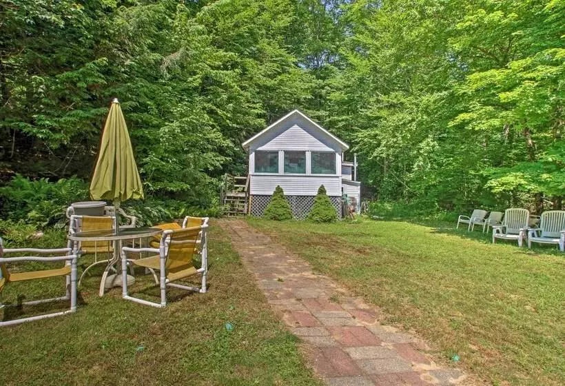 Lake Stinson Cottage W/ Sunroom & Shared Dock!