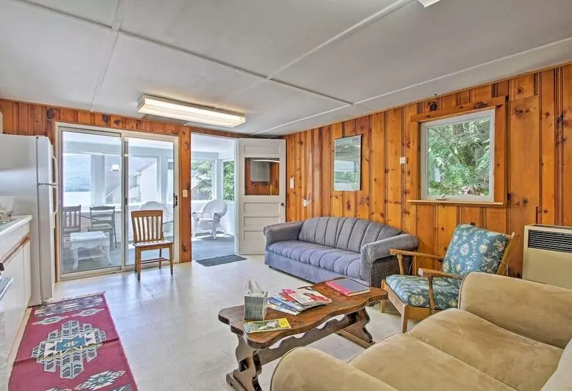 Lake Stinson Cottage W/ Sunroom & Shared Dock!