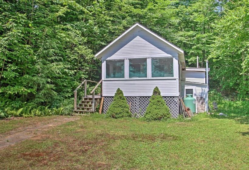Lake Stinson Cottage W/ Sunroom & Shared Dock!