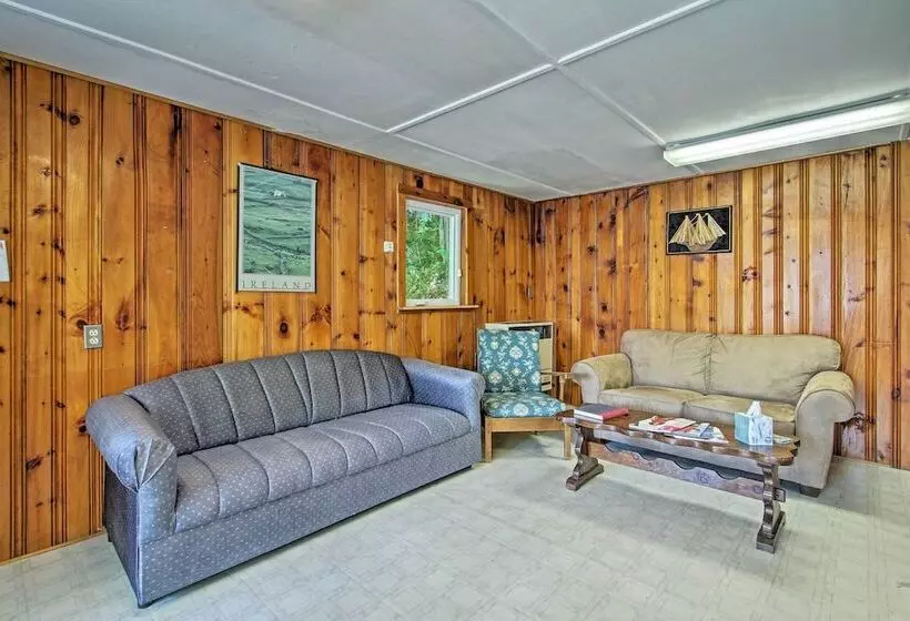Lake Stinson Cottage W/ Sunroom & Shared Dock!