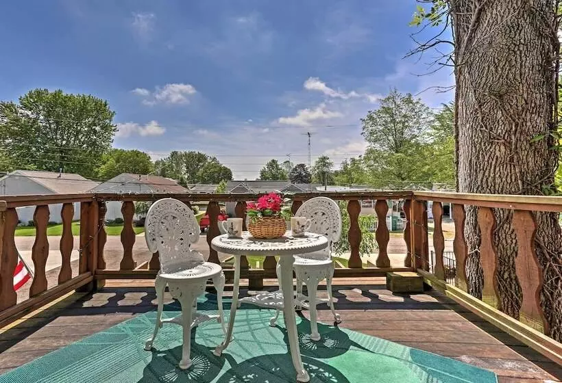 Lakeview A Frame Steps To Marina & Old Field Beach