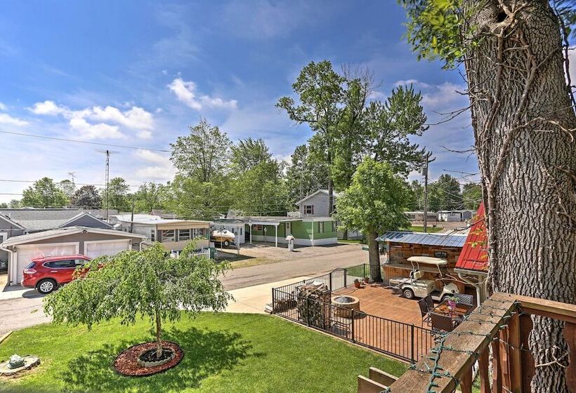 Lakeview A Frame Steps To Marina & Old Field Beach