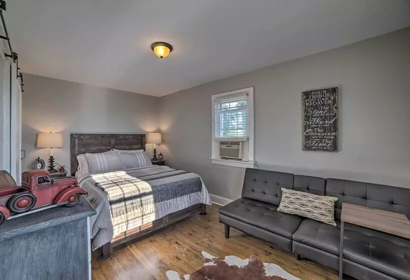 Lovely Pembroke Retreat W/ Beautiful Patio!