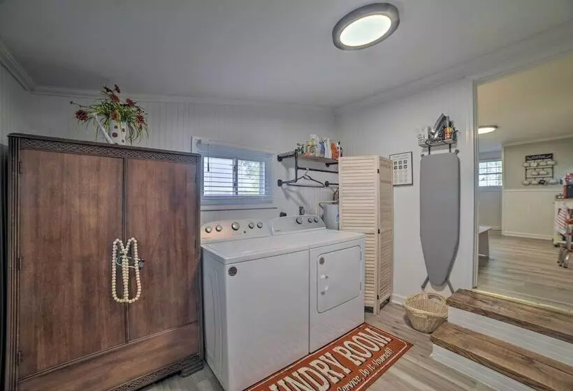 Lovely Pembroke Retreat W/ Beautiful Patio!