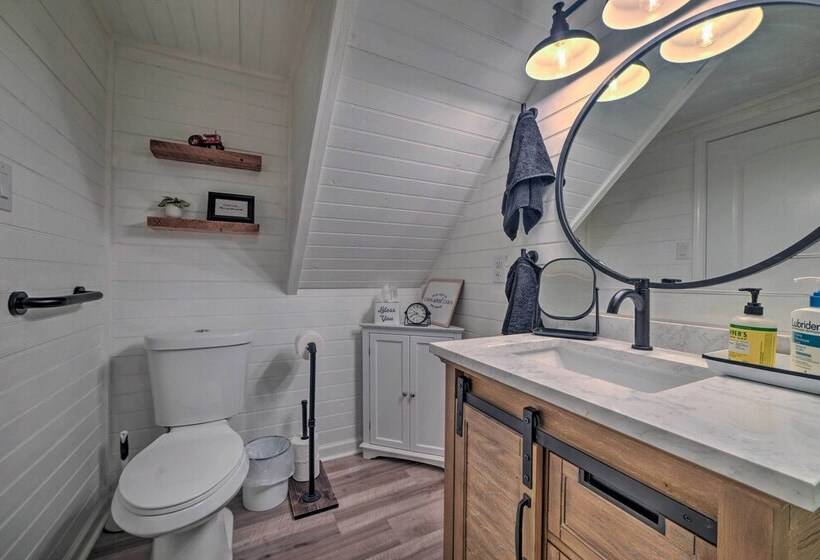 Lovely Pembroke Retreat W/ Beautiful Patio!