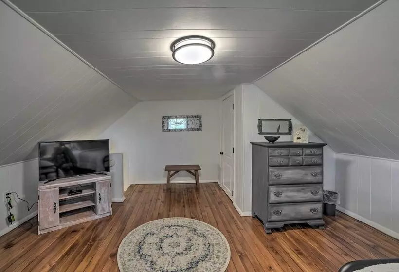 Lovely Pembroke Retreat W/ Beautiful Patio!