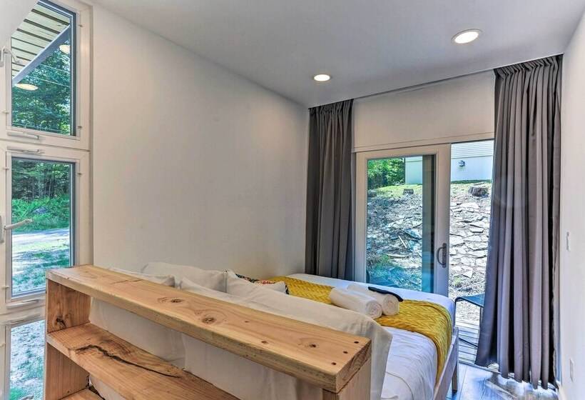 Luxe & Modern Container Home W/ Outdoor Spa!