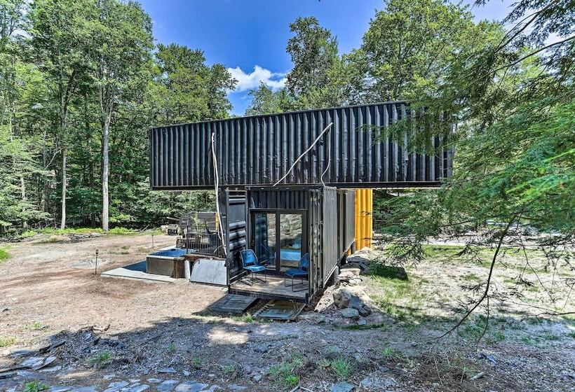 Luxe & Modern Container Home W/ Outdoor Spa!