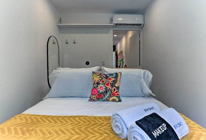 Luxe & Modern Container Home W/ Outdoor Spa!