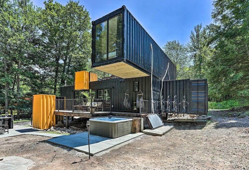 Luxe & Modern Container Home W/ Outdoor Spa!